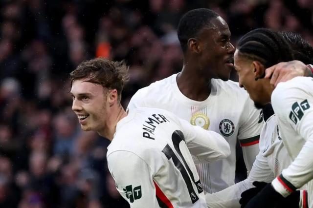 到底行不行？帕尔默半场戴帽，蓝军也只有半场好球